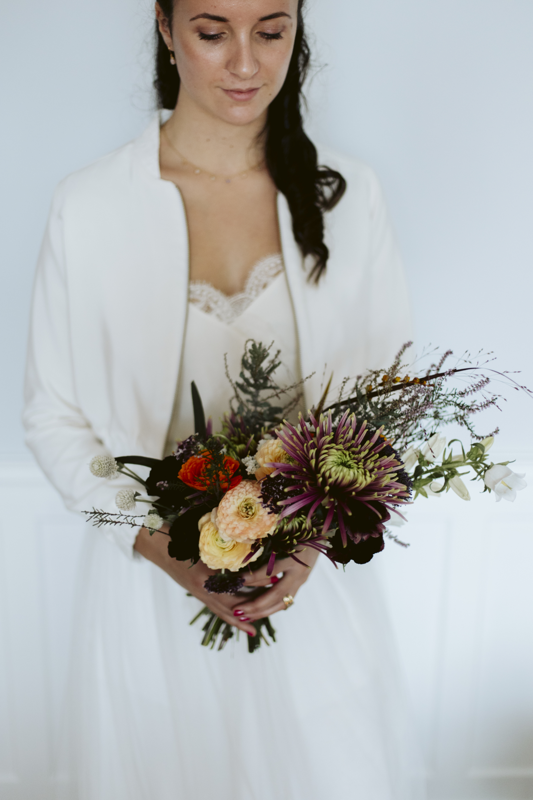 shooting inspiration mariage d'automne bouquet mariée