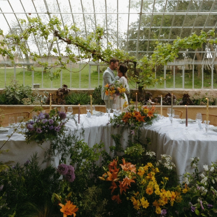 Mariage au Domaine Le Mezo – Direction artistique florale & décoration vibrante